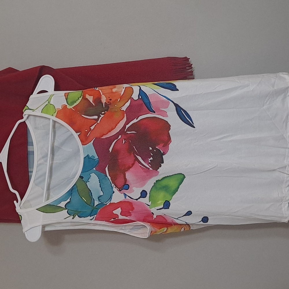 3 piece stunning ensemble that will make various outfits. Never been worn.